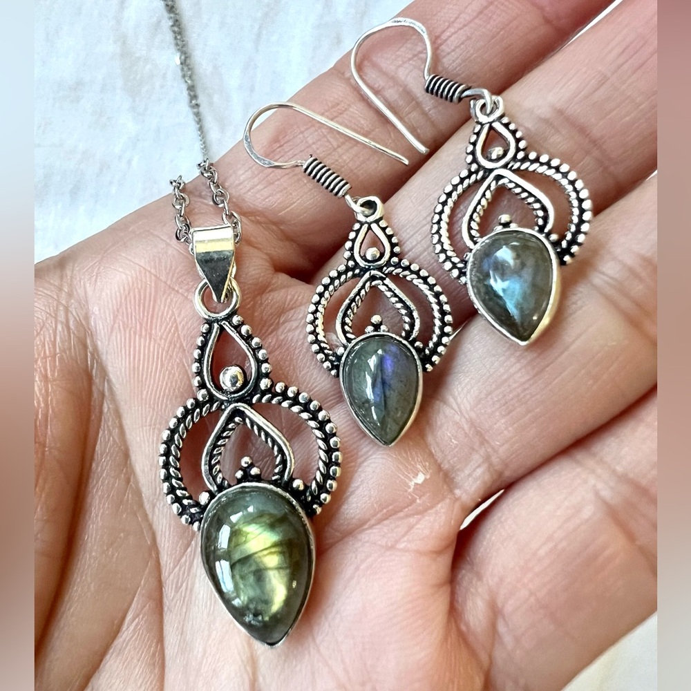 925 FLASH Labradorite (3 pc SET!) Necklace and Earrings.